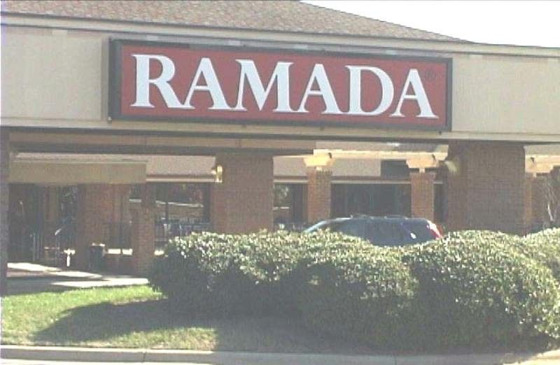 Ramada By Wyndham Raleigh Hotel Bagian luar foto